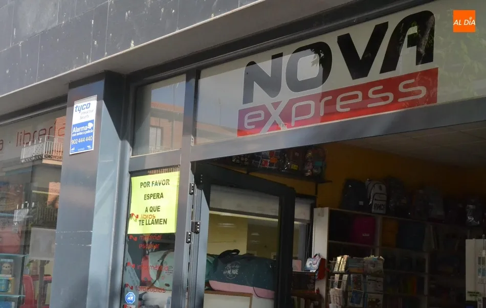 Foto 3 - Varios establecimientos comerciales m&aacute;s reabren sus puertas mientras se prolonga la Fase 0  