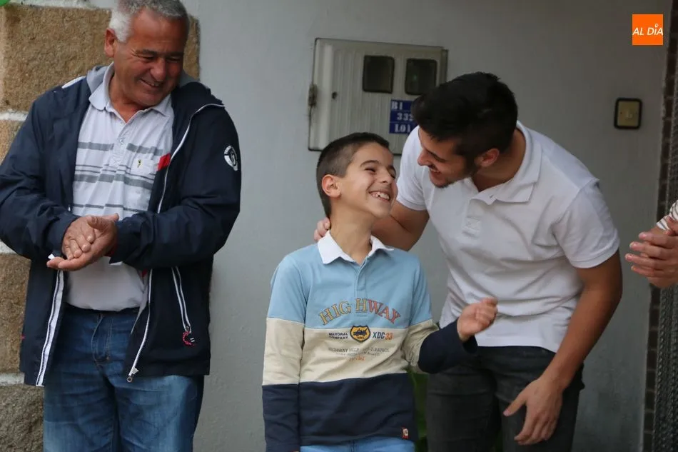 Foto 8 - Rodrigo Hern&aacute;ndez celebra su d&eacute;cimo cumplea&ntilde;os en Robledo con la felicitaci&oacute;n de los Bomberos...
