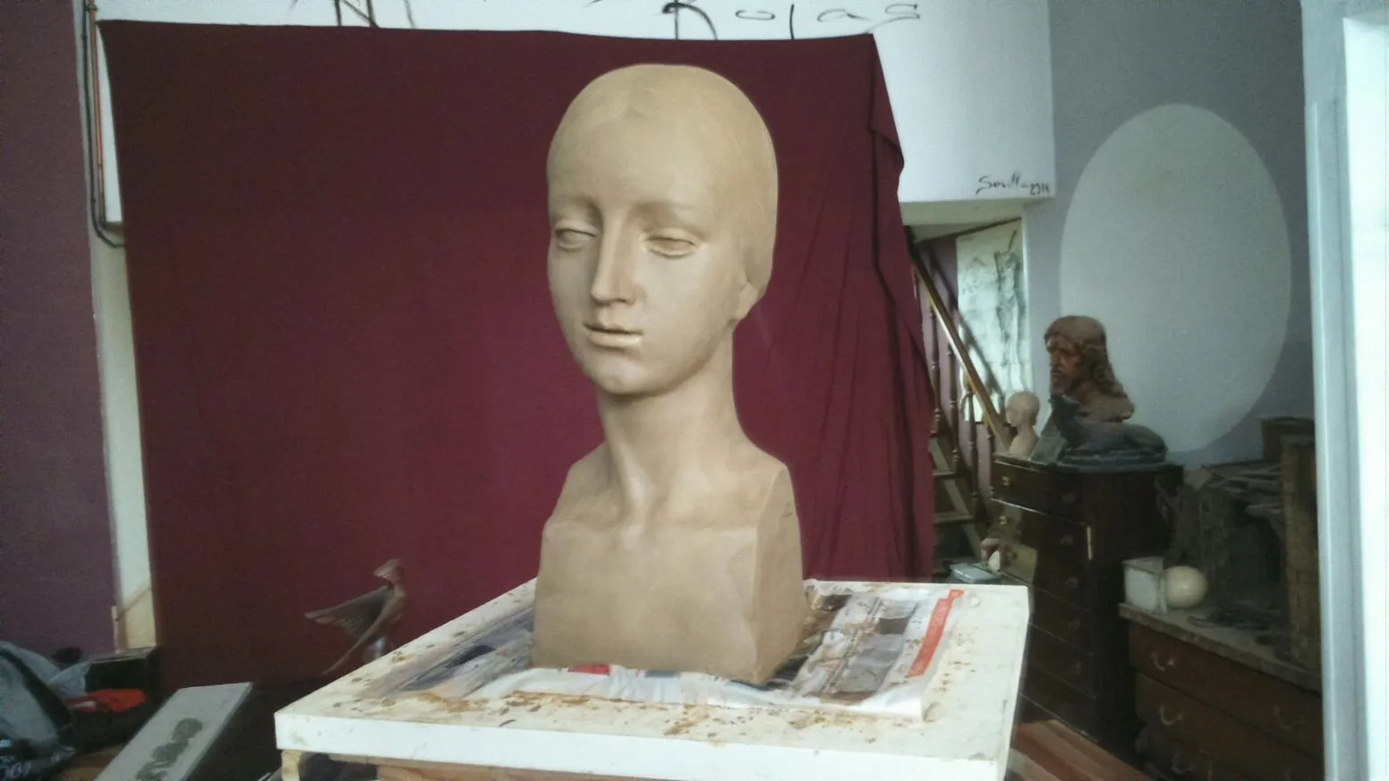 La talla de la Virgen de la Esperanza ya ha comenzado en Sevilla