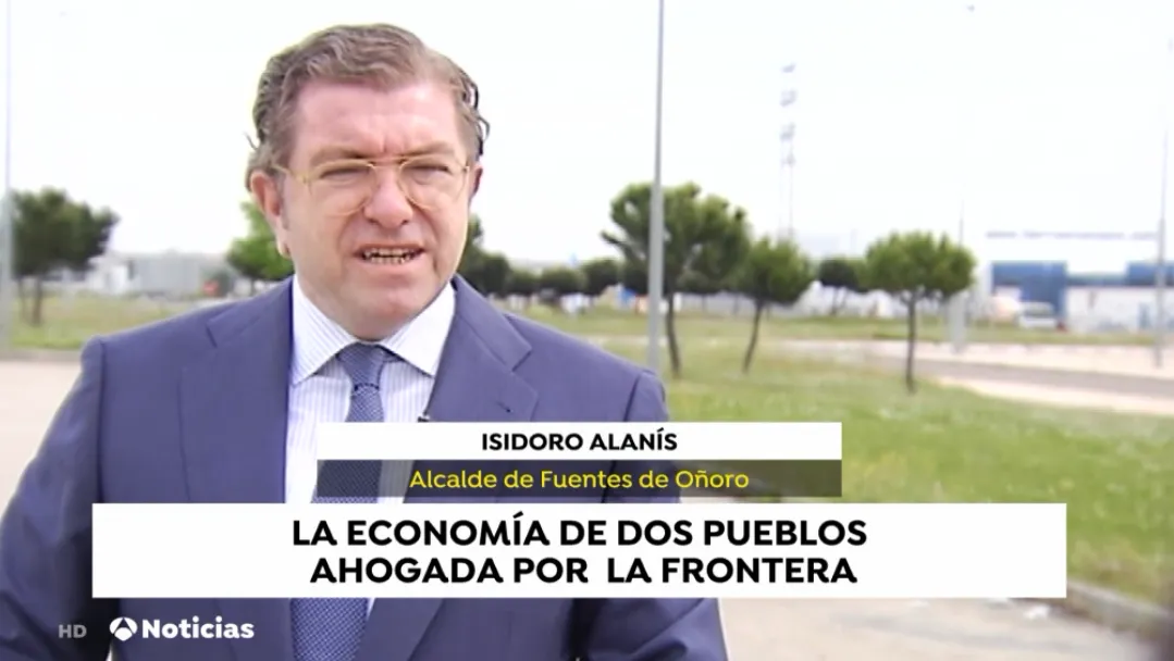 Foto 4 - Antena 3 se acerca a la frontera de Fuentes de O&ntilde;oro cometiendo 3 notables errores en plat&oacute;  