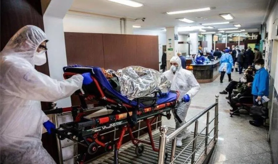 Sólo Andalucía (1), Castilla-La Mancha (2), Castilla y León (1), Cataluña (14), Madrid (9) y País Vasco (2) han registrado ingresos en UCI en el último día