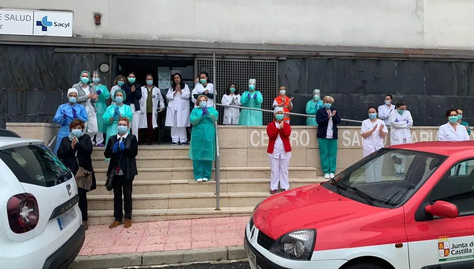 Homenaje a los sanitarios fallecidos por el COVID-19