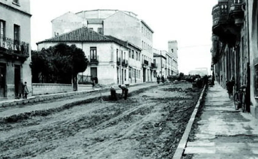 Foto 3 - El dep&oacute;sito de aguas y el crecimiento de la avenida de Campoamor