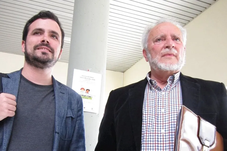 Garzón junto a Anguita en Córdoba en 2015 - EUROPA PRESS - Archivo