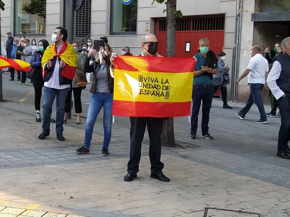 Más de 200 salmantinos han vuelto a protestar en el centro de la ciudad