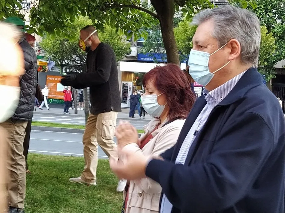 Foto 5 - Una nueva cacerolada pide &ldquo;libertad&rdquo; en el centro de Salamanca