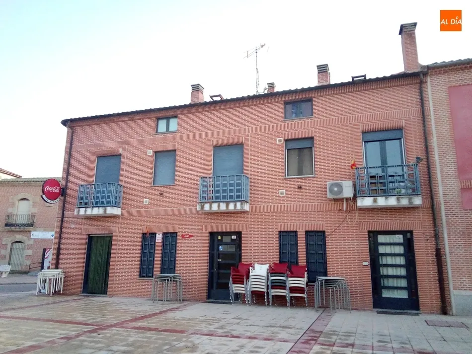 Terraza del Bar Yumas lista para inaugurar la Fase 1 en Cantalapiedra. / Jorge Holguera