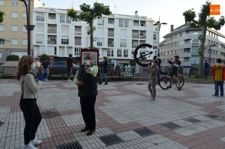 Foto 11 - La cacerolada contra el Gobierno se hace o&iacute;r con fuerza por primera vez en B&eacute;jar