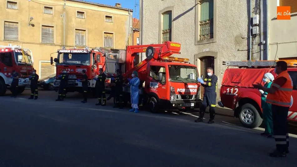 Foto 11 - M&aacute;s aplausos que nunca en el &uacute;ltimo acto de agradecimiento de Bomberos, Guardia Civil y...