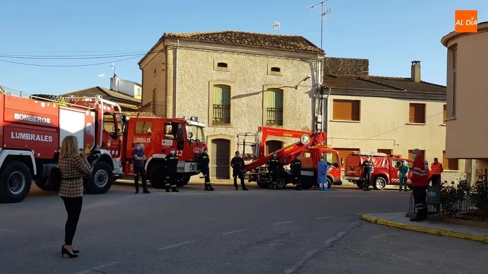 Foto 10 - M&aacute;s aplausos que nunca en el &uacute;ltimo acto de agradecimiento de Bomberos, Guardia Civil y...