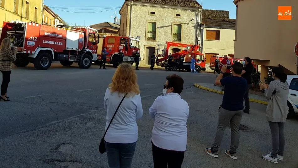 Foto 7 - M&aacute;s aplausos que nunca en el &uacute;ltimo acto de agradecimiento de Bomberos, Guardia Civil y...
