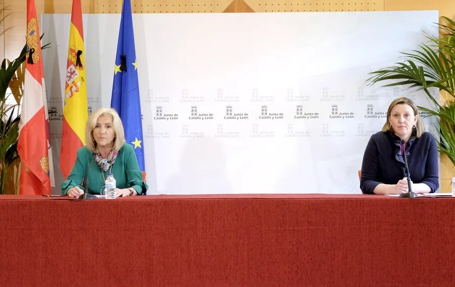 Las consejeras de Sanidad, Verónica Casado, y de Familia e Igualdad de Oportunidades, Isabel Blanco