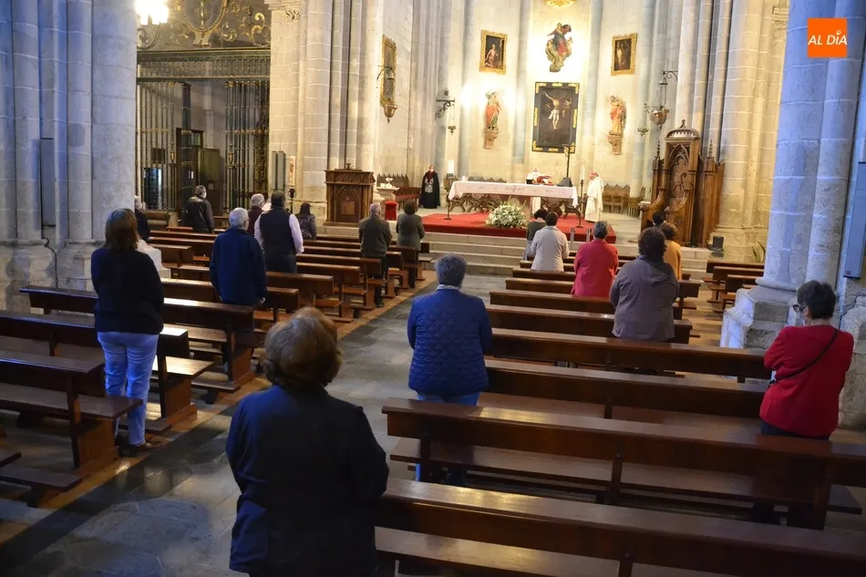 Foto 11 - La Catedral reabre sus puertas para su 1&ordf; misa de la &lsquo;nueva normalidad&rsquo;  