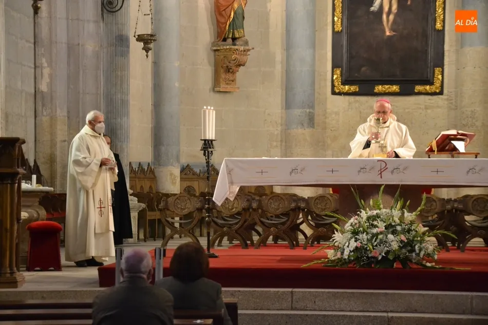Foto 8 - La Catedral reabre sus puertas para su 1&ordf; misa de la &lsquo;nueva normalidad&rsquo;  