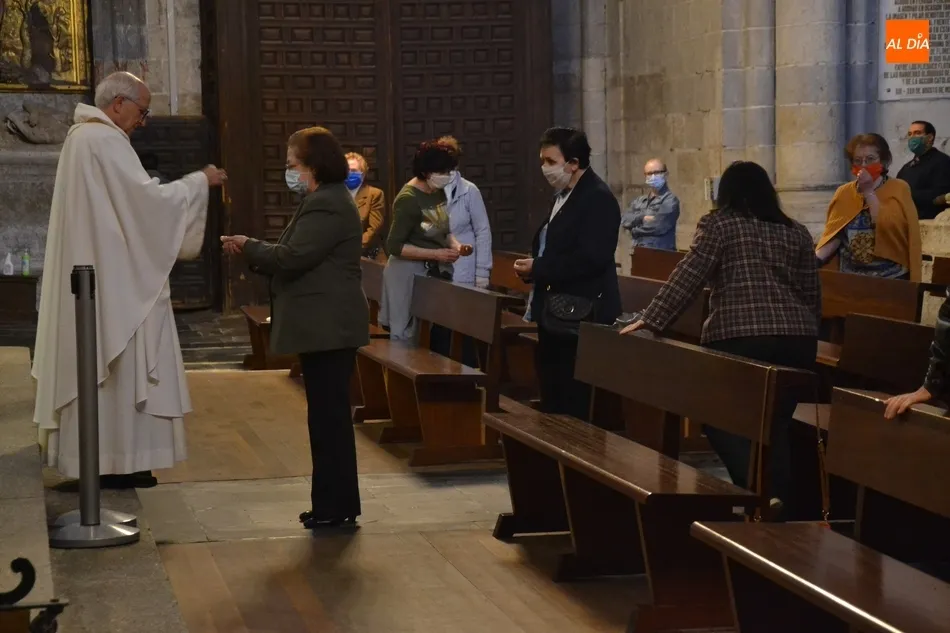 Foto 5 - La Catedral reabre sus puertas para su 1&ordf; misa de la &lsquo;nueva normalidad&rsquo;  
