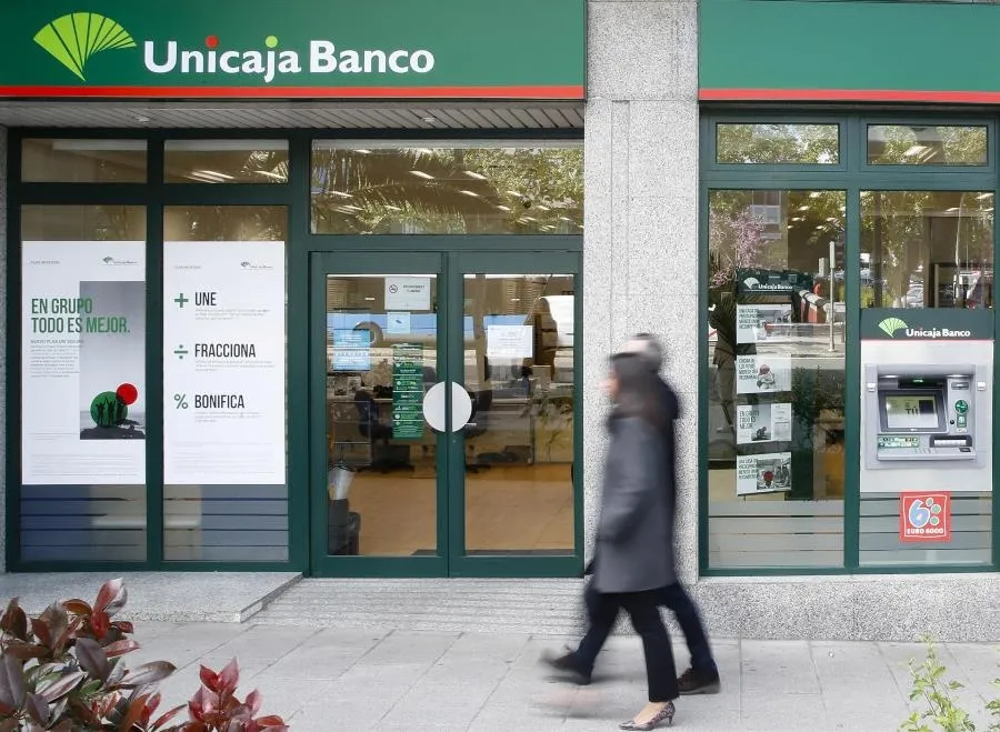 Unicaja adelanta el pago de la prestaciones por desempleo a clientes que se encuentren en un ERTE