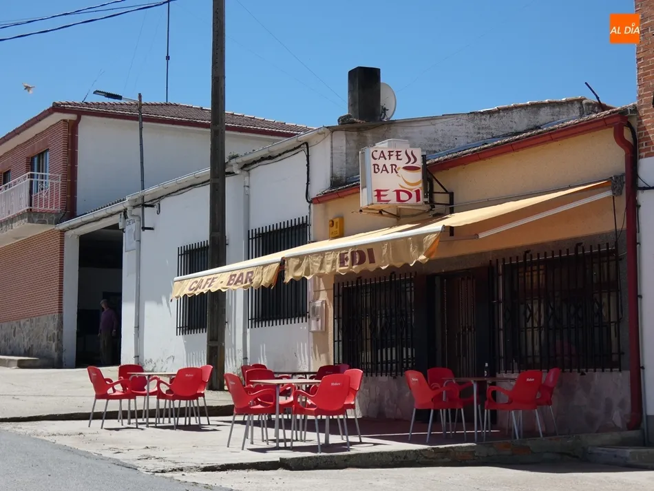 Foto 4 - Algunos bares vuelven a servir en sus terrazas en el noreste de la provincia
