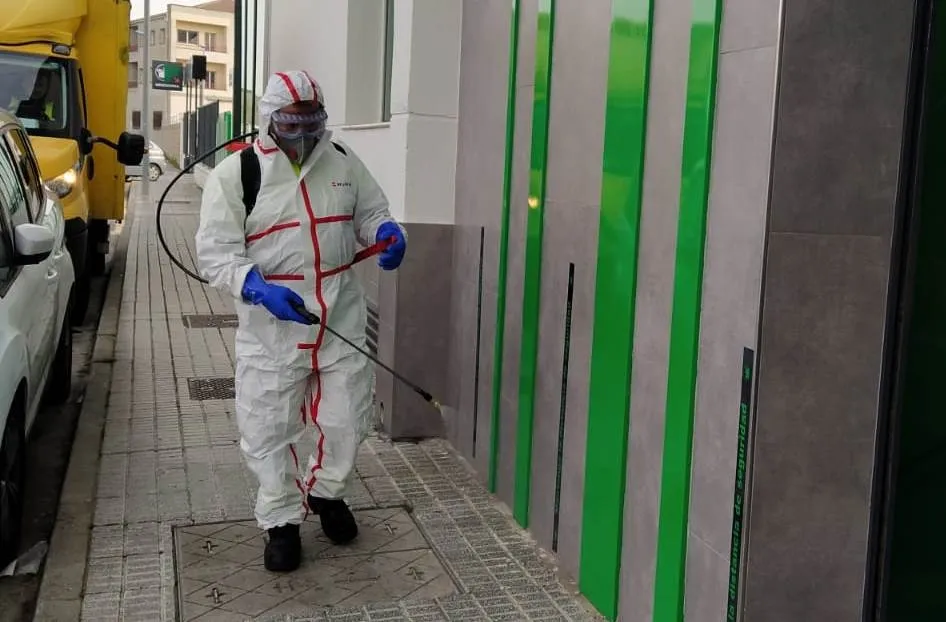 Imagen de trabajos públicos de desinfección realizados durante estos días