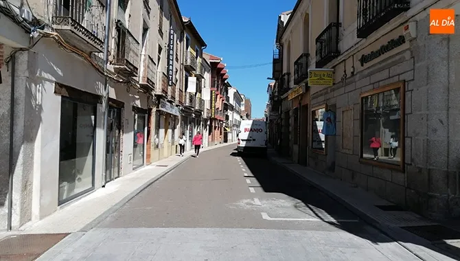 La calle Ricardo Soriago acoge a numerosos establecimientos hosteleros lo que ha planteado su peatonalización