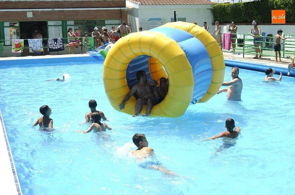 Jornada festiva el pasado verano en las piscinas de Codemirsa