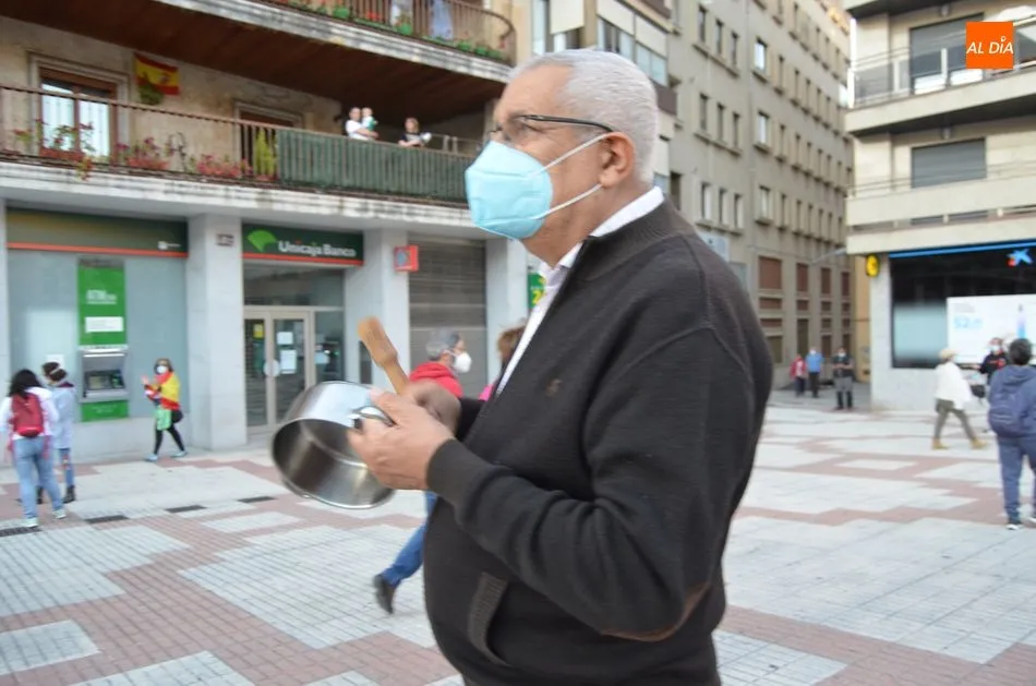 Foto 10 - Segundo d&iacute;a de protestas en B&eacute;jar con mayor cacerolada que ayer en La Corredera
