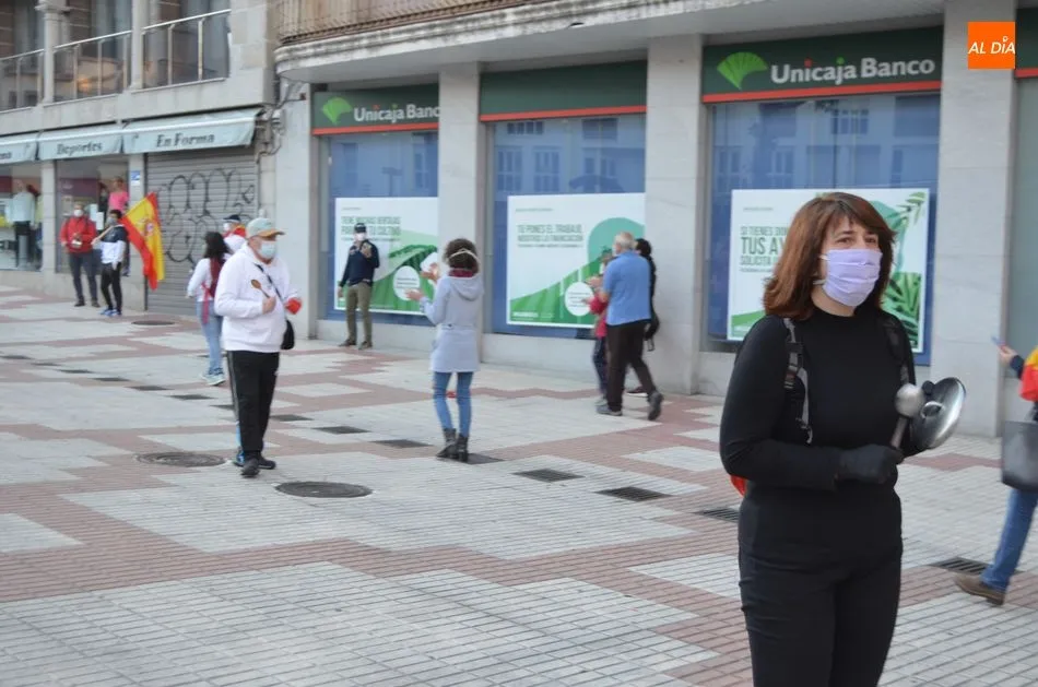 Foto 7 - Segundo d&iacute;a de protestas en B&eacute;jar con mayor cacerolada que ayer en La Corredera