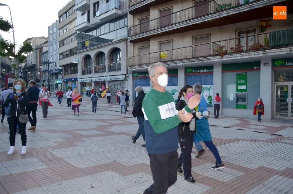 Foto 6 - Segundo d&iacute;a de protestas en B&eacute;jar con mayor cacerolada que ayer en La Corredera