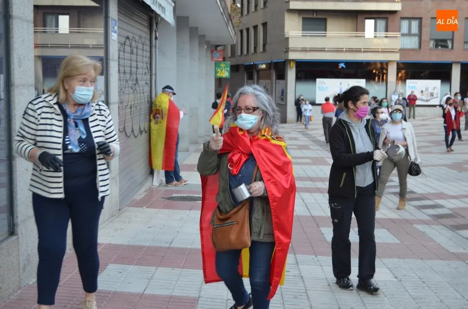 Foto 2 - Segundo d&iacute;a de protestas en B&eacute;jar con mayor cacerolada que ayer en La Corredera