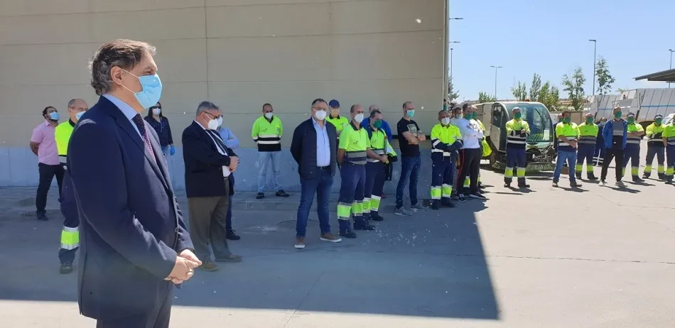 Foto 3 - Elogios del alcalde para los 473 trabajadores del servicio municipal de limpieza y recogida de...
