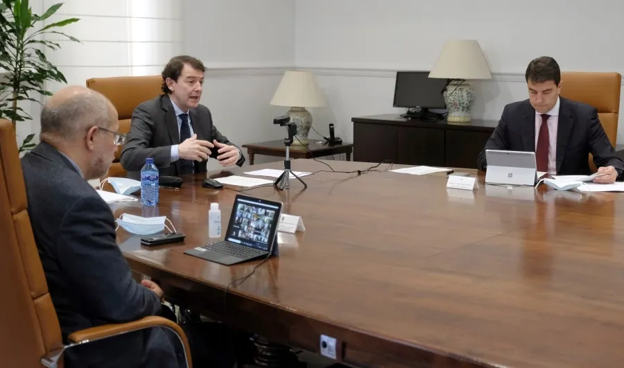El presidente de la Junta de Castilla y León, que esta mañana ha presidido la segunda reunión de la Conferencia de Alcaldes y presidentes de Diputación