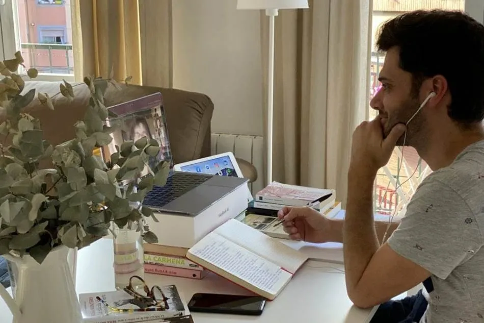 El periodista Fran López Galán participa en una sesión virtual del taller Mirolibro  