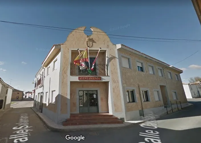 Imagen del Ayuntamiento de Villoruela de Google.