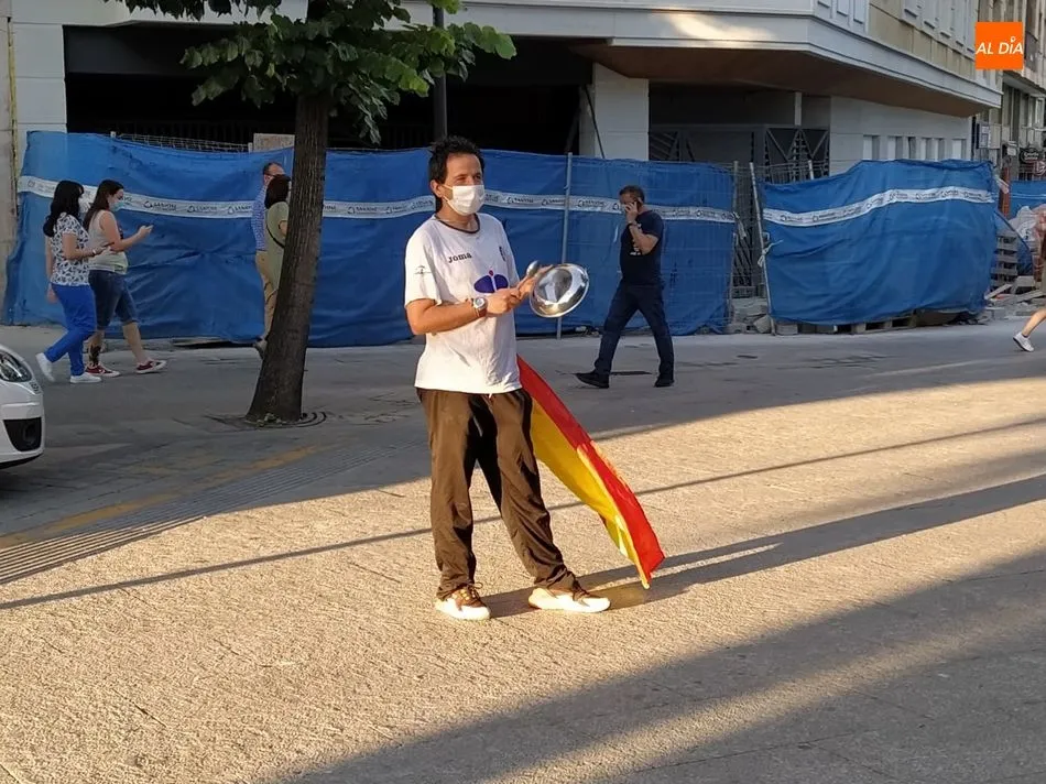 Foto 5 - Este viernes, y tras una semana seguida, nueva &lsquo;cacerolada&rsquo; en Salamanca