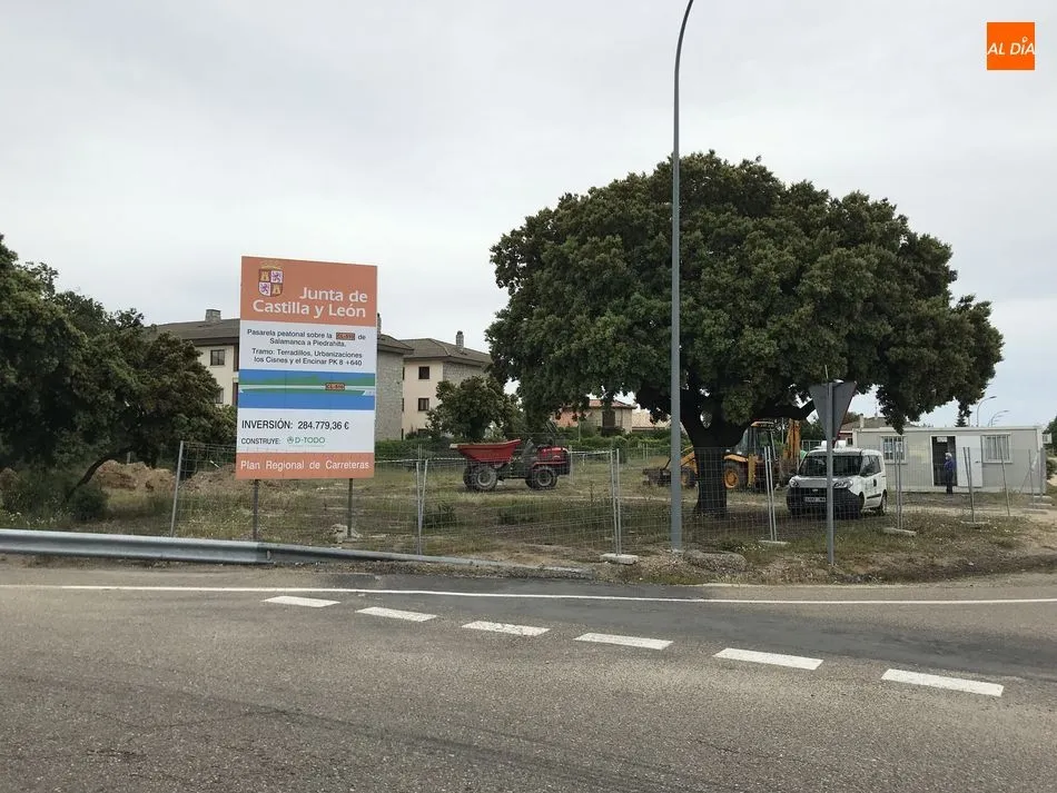 Foto 2 - Fomento inicia la ejecuci&oacute;n de la pasarela peatonal que unir&aacute; El Encinar y Los Cisnes