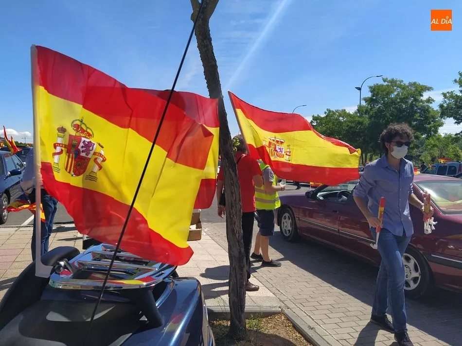 Foto 8 - La caravana de protesta de VOX inunda las calles de Salamanca