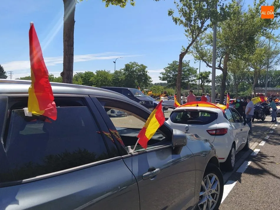 Foto 5 - La caravana de protesta de VOX inunda las calles de Salamanca