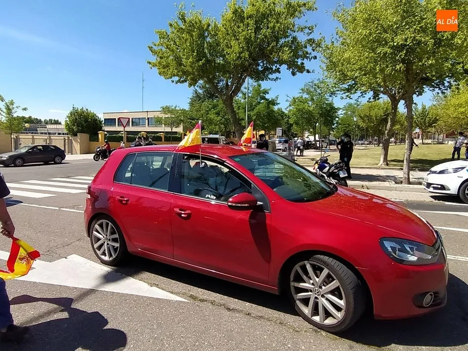 Más de 1.700 vehículos participan en la caranava de protesta en Salamanca