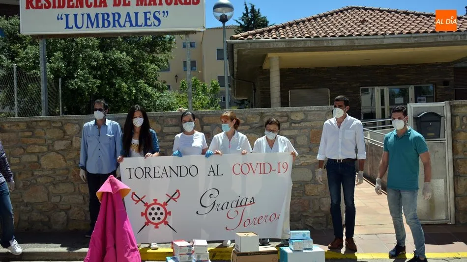 Foto 6 - &lsquo;Toreando al Covid-19&rsquo; entrega material de protecci&oacute;n a las residencias de mayores de Lumbrales