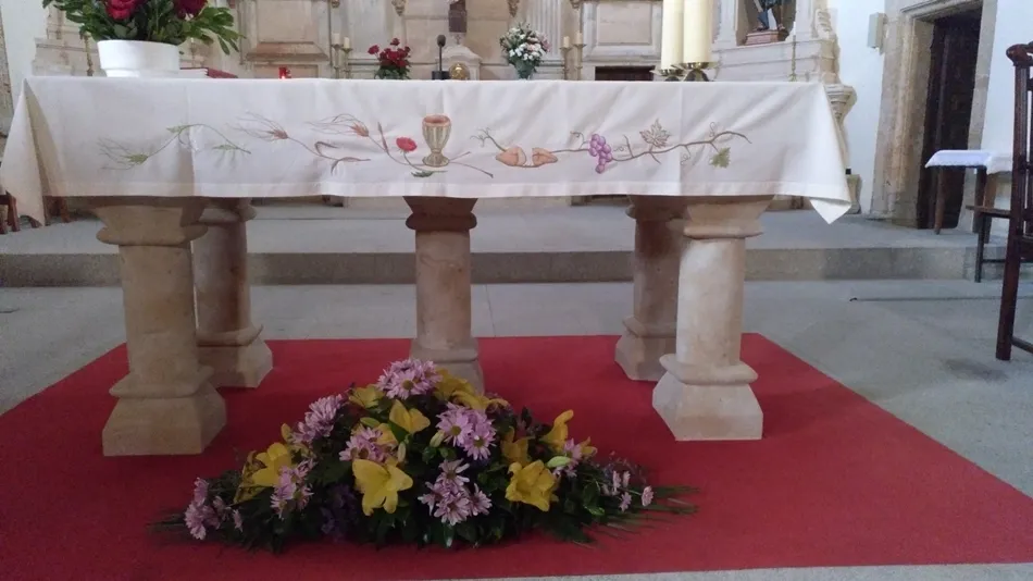 Foto 4 - Primer d&iacute;a de celebraci&oacute;n eucar&iacute;stica en Aldearrubia