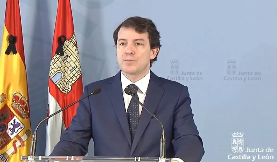 El presidente de la Junta, Alfonso Fernández Mañueco, en rueda de prensa este domingo