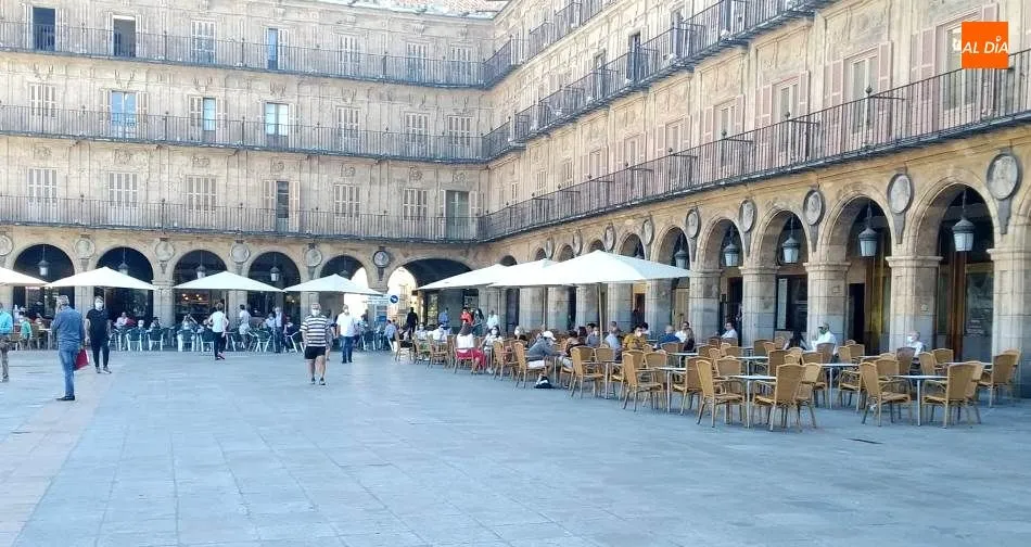 Foto 7 - Salamanca recupera parte de su ambiente con clientes en las terrazas de los hosteleros