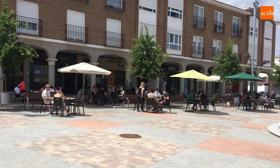 Foto 8 - Salamanca recupera parte de su ambiente con clientes en las terrazas de los hosteleros