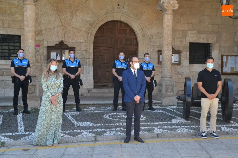 Foto 6 - Toman posesi&oacute;n de sus plazas los cuatro nuevos agentes de la Polic&iacute;a Local  