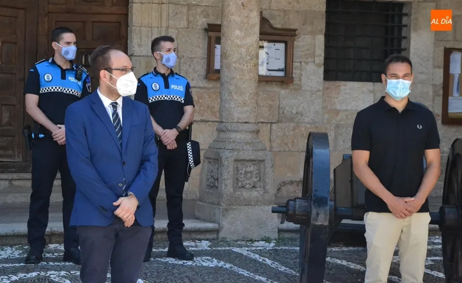 Foto 4 - Toman posesi&oacute;n de sus plazas los cuatro nuevos agentes de la Polic&iacute;a Local  