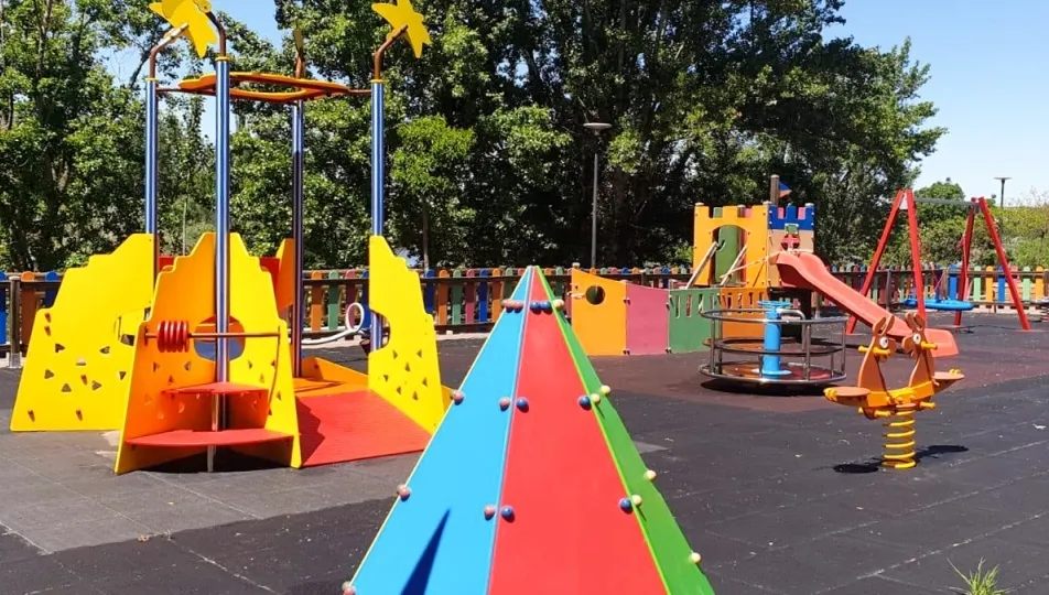Parque infantil de la calle Antonio Machado