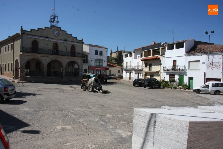 Foto 4 - Comienzan en Villarino las obras de remodelaci&oacute;n de su Plaza Mayor  
