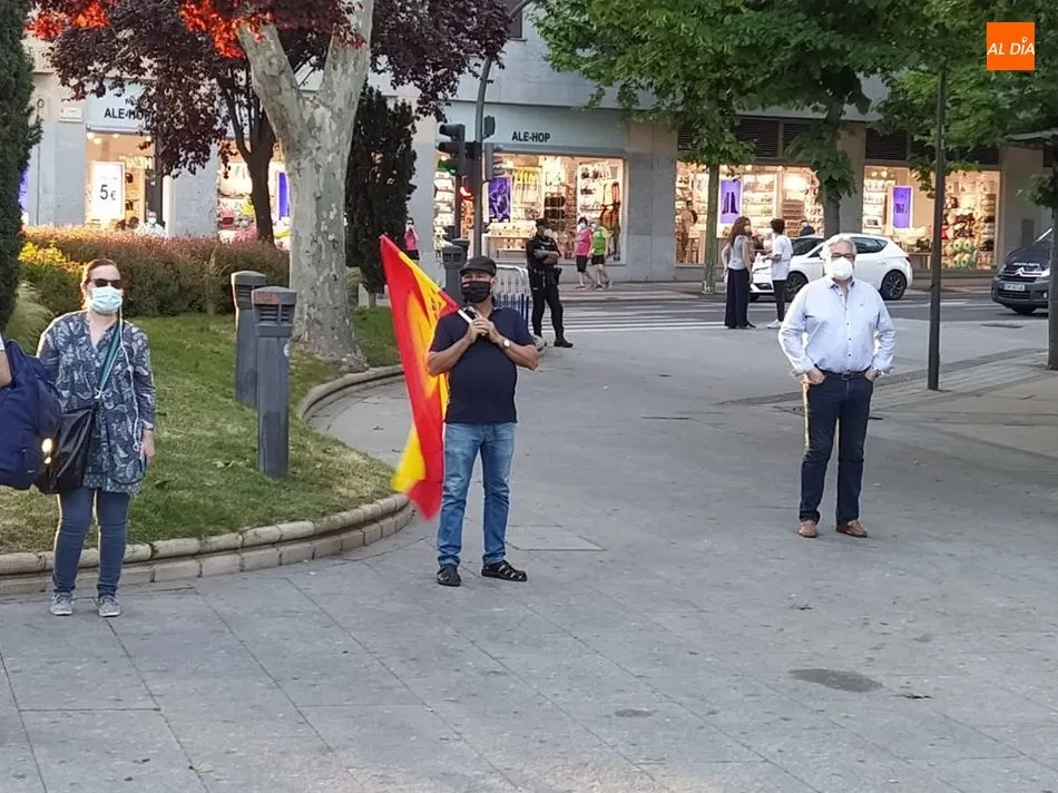 Foto 8 - Tibia &lsquo;cacerolada&rsquo; en la primera jornada de la fase uno de la desescalada en Salamanca