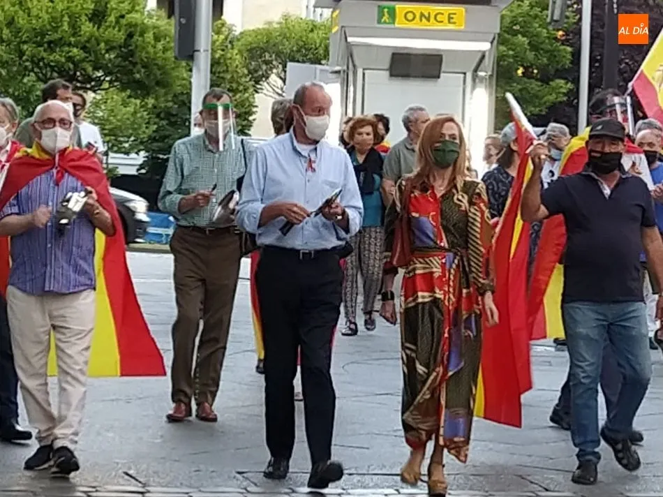 Foto 7 - Tibia &lsquo;cacerolada&rsquo; en la primera jornada de la fase uno de la desescalada en Salamanca