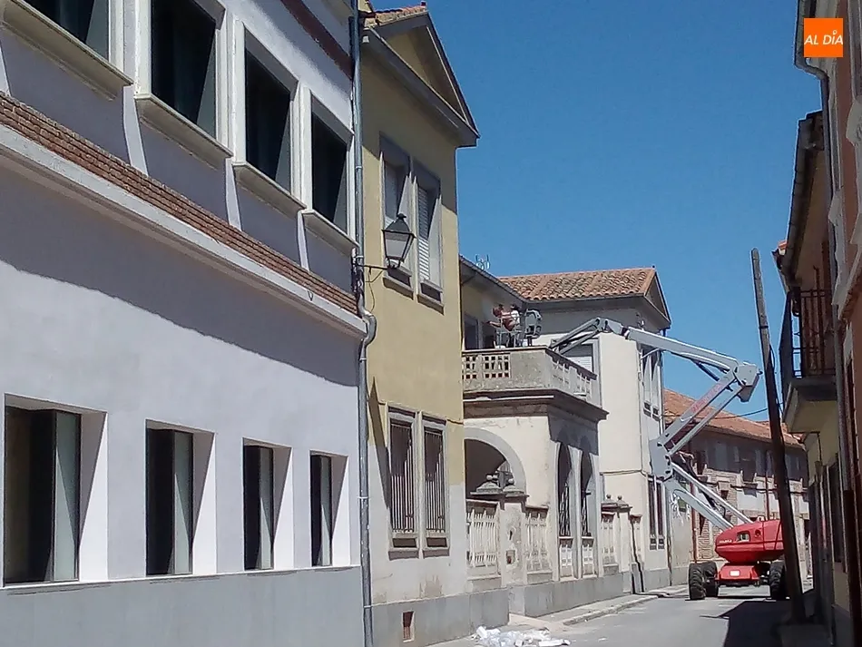 Antiguas escuelas de la calle Carlos de Onís en Cantalapiedra. / Jorge Holguera