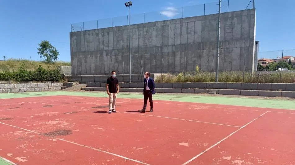 El Ayuntamiento montará en el Valle de San Martín las pistas de pádel que ha comprado  